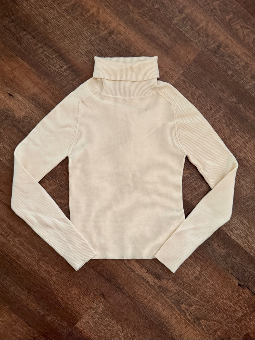 ⁠Urban Outfitters Ribbed Turtleneck Sweater Top L Ivory Fitted Long Sleeve NWT⁠